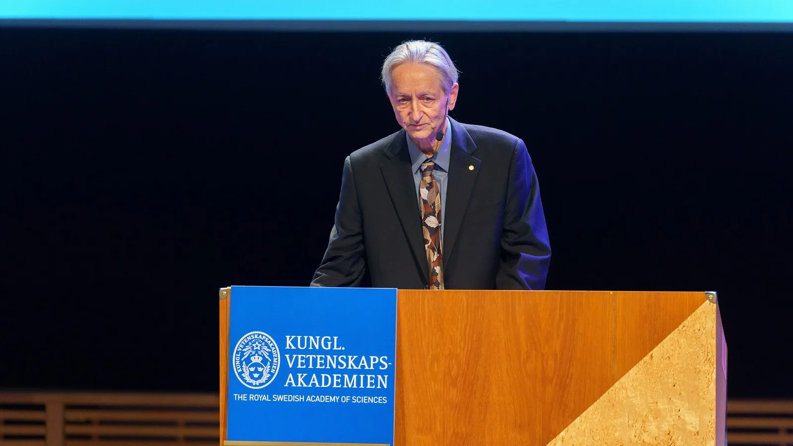Geoffrey Hinton speaking at the 2024 Nobel Lectures in Stockholm